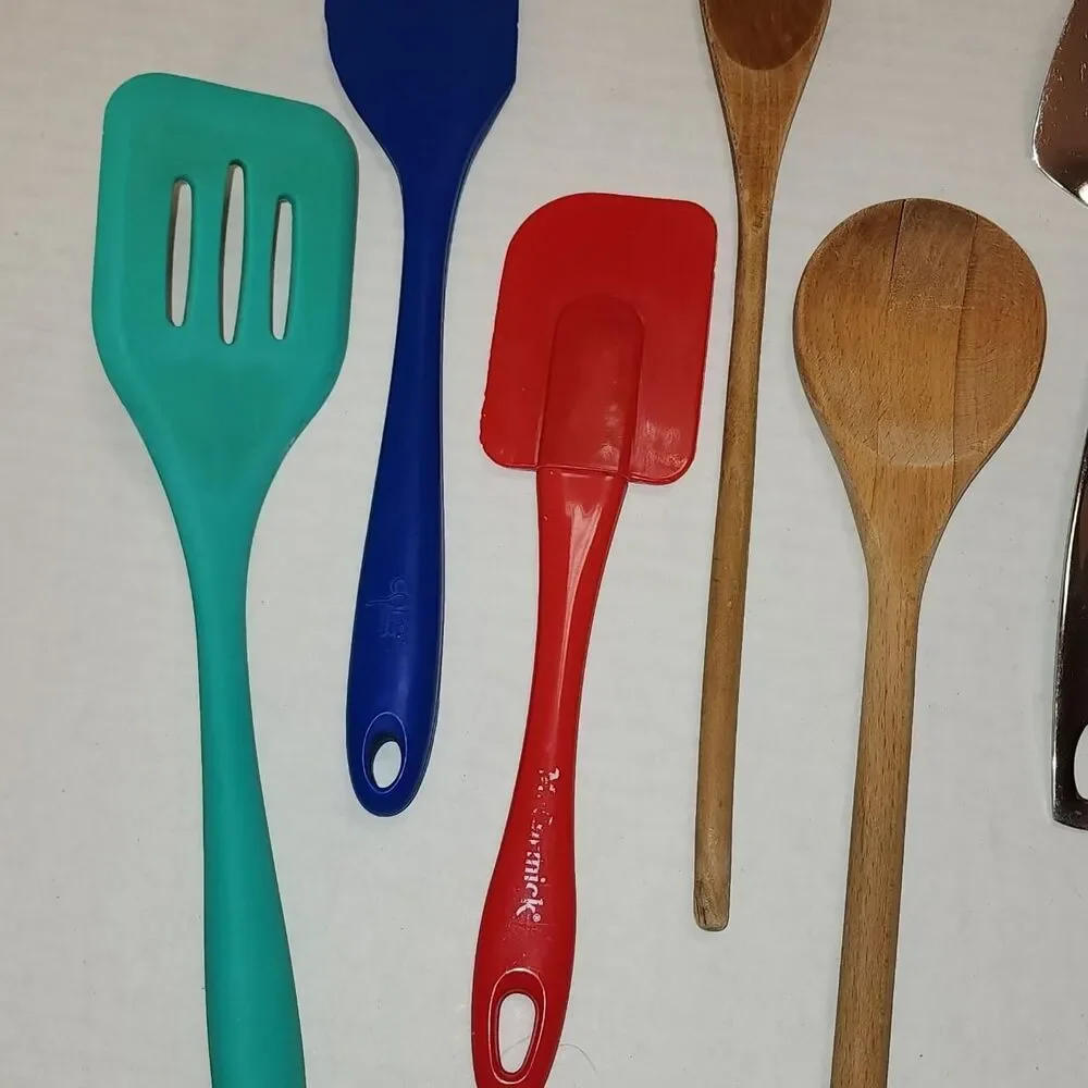 Lot of 8 cooking utensils some vintage Ekco Oneida Wooden Stainless